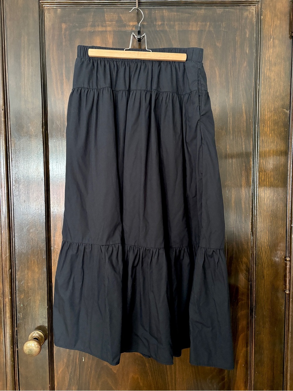 A&F black tiered maxi skirt elastic band with pockets
